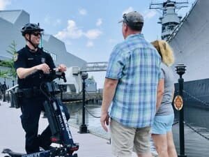 Полицейский Митчел Эштон