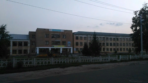 Такого забора быть не должно.