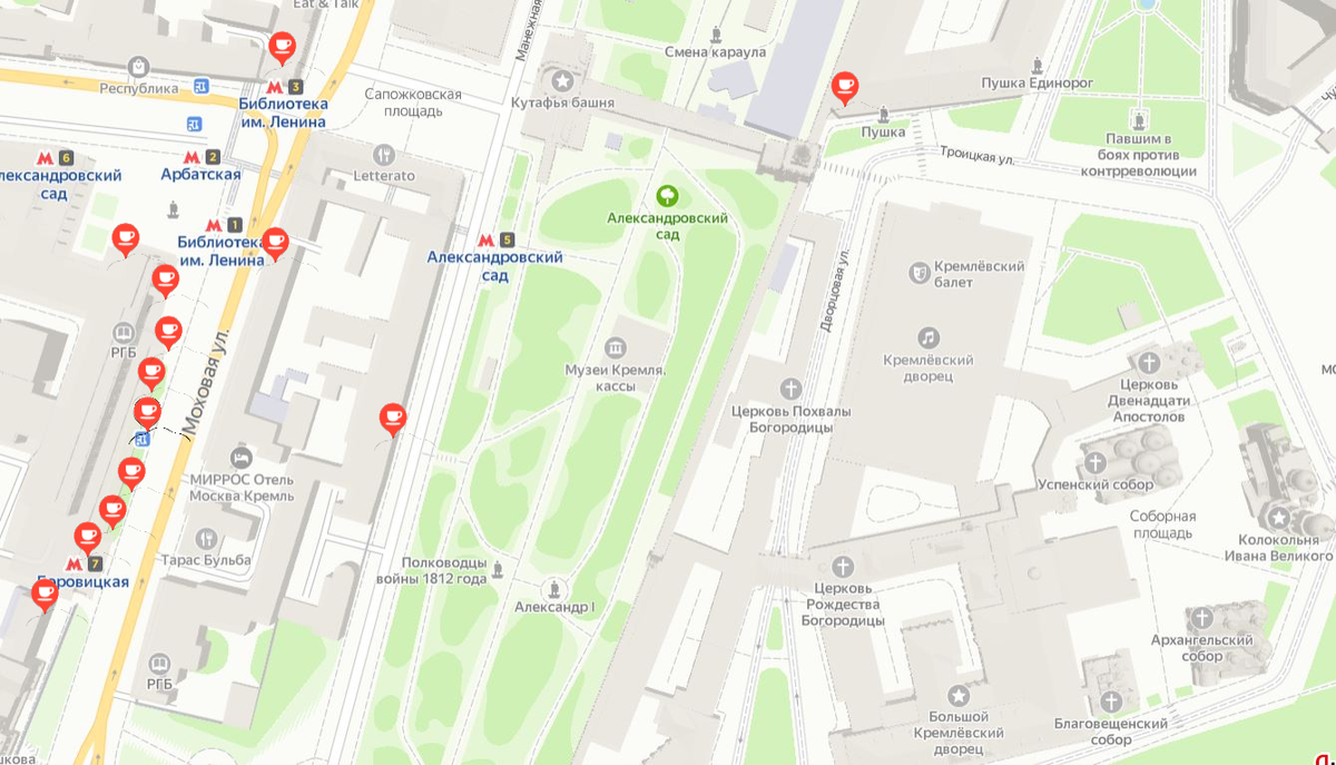 Утопичный пример расположения конкурентов и один  из которых самый удачный. Какой по вашему мнению?