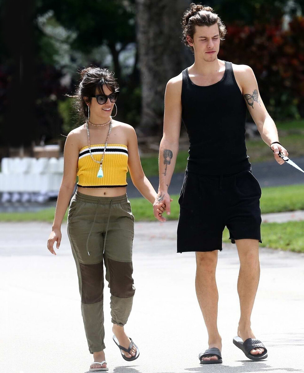 Камилла Кабелло настоящая Дюймовочка. Особенно на контрасте с её бойфрендом Шоном Мендесом. А какая разница в росте комфортна лично для вас? Фото с ресурса 7sisters.ru