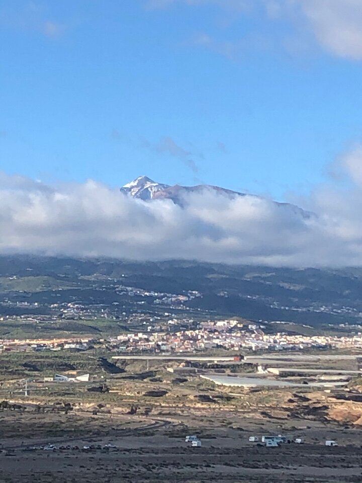 Тенерифе. Вулкан Тейде зимой.