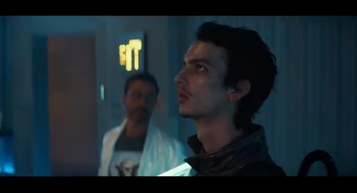 Кадры из фильма "Петля времени" 