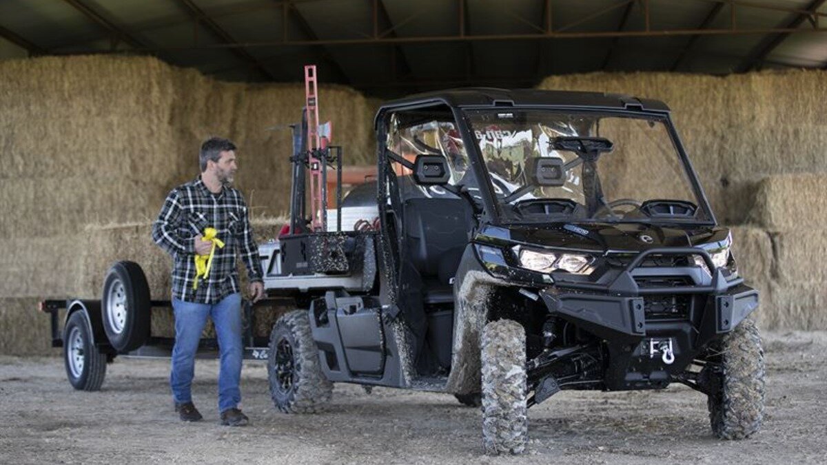 Фото: Портал Schweizer Landtechnik Новый Can-Am Traxter PRO для сельского хозяйства