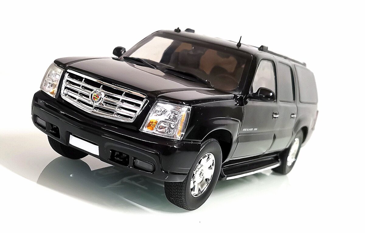 Cadillac Escalade ESV GMT800 2003 | Мир 1:18. Масштабные модели авто | Дзен