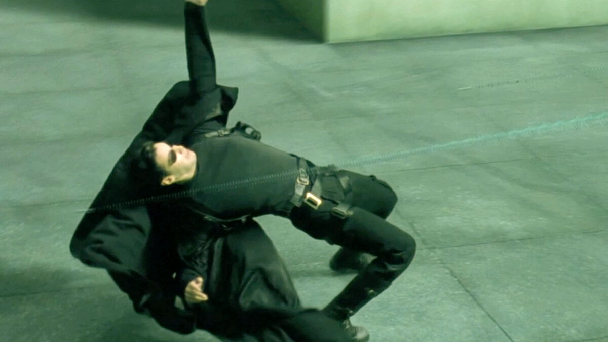 Нео уворачивается от пуль