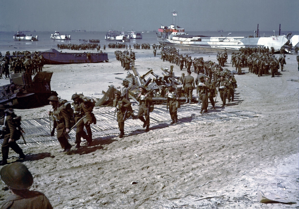 Высадка англо американских войск в нормандии. Высадка в Нормандии 1944. Высадкой союзников в Нормандии 6 июня 1944 года. Высадка в Нормандии 1944г. Нормандия 1944 высадка союзников.