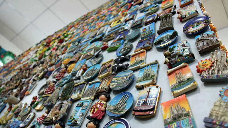 Найди два одинаковых магнитика