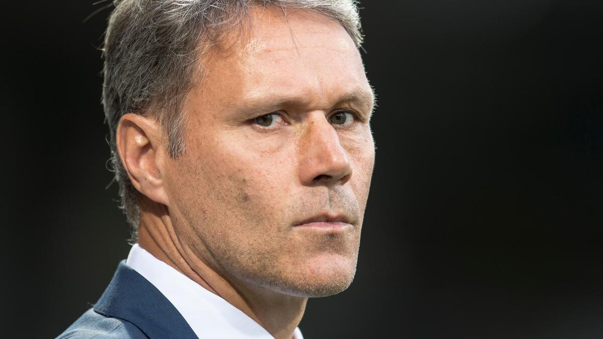 Марко смотрит на тебя как на офсайд