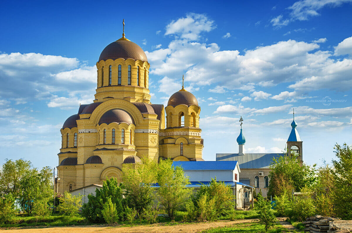 Обновлено 10.03.2024 Краткое описание
Волгоград — это центр Волгоградской области, находящийся в междуречье Волги и Дона.-35