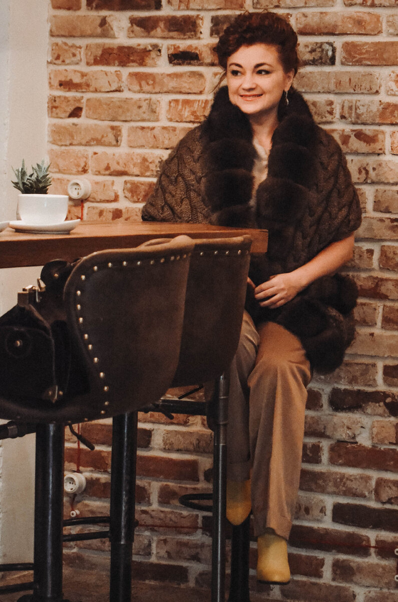 Это одна из тех историй, которую можно рассказывать близким людям, чтобы уберечь их от разрушения своей жизни. Странно, что живя в информационный век, мы создали армию работников новых профессий, кто искренне считают себя профессионалами, при это таковыми не являются. Это псевдо-специалисты, кто нацелены удовлетворить собственные завышенные амбиции и самоутвердиться за счет Клиента, у них нет ответов на вопросы Клиента, нет четких схем, и инструкций. Расскажу об этом по порядку, это реальная история, читай дальше.