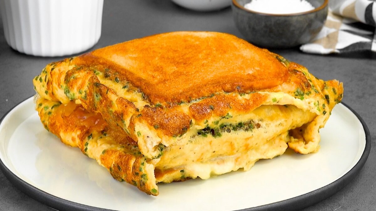 Омлет с бутербродом