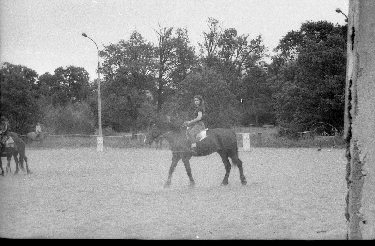Это кто? Это - я! 1988 год, занятие в конно-спортивной секции в Сестрорецке.