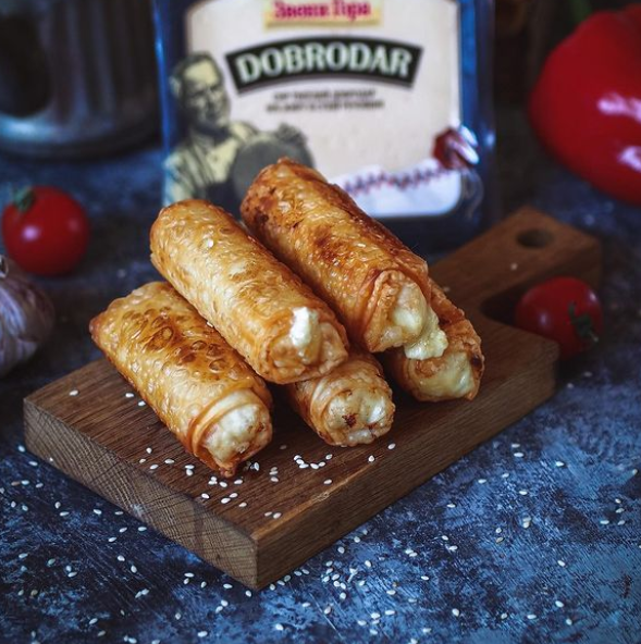 Греческие пироги тиропитаки. Источник: Скриншот рецепта my_happyfood в Instagram