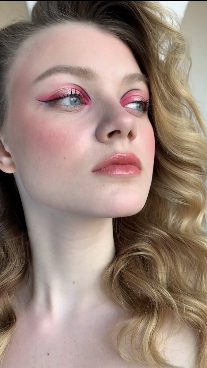 #креативный макияж #креатив  #макияж  #арт #яркий макияж #макияж со стрелками #советы по макияжу  #реклама в интернете #рекламные съёмки #рекламные фото