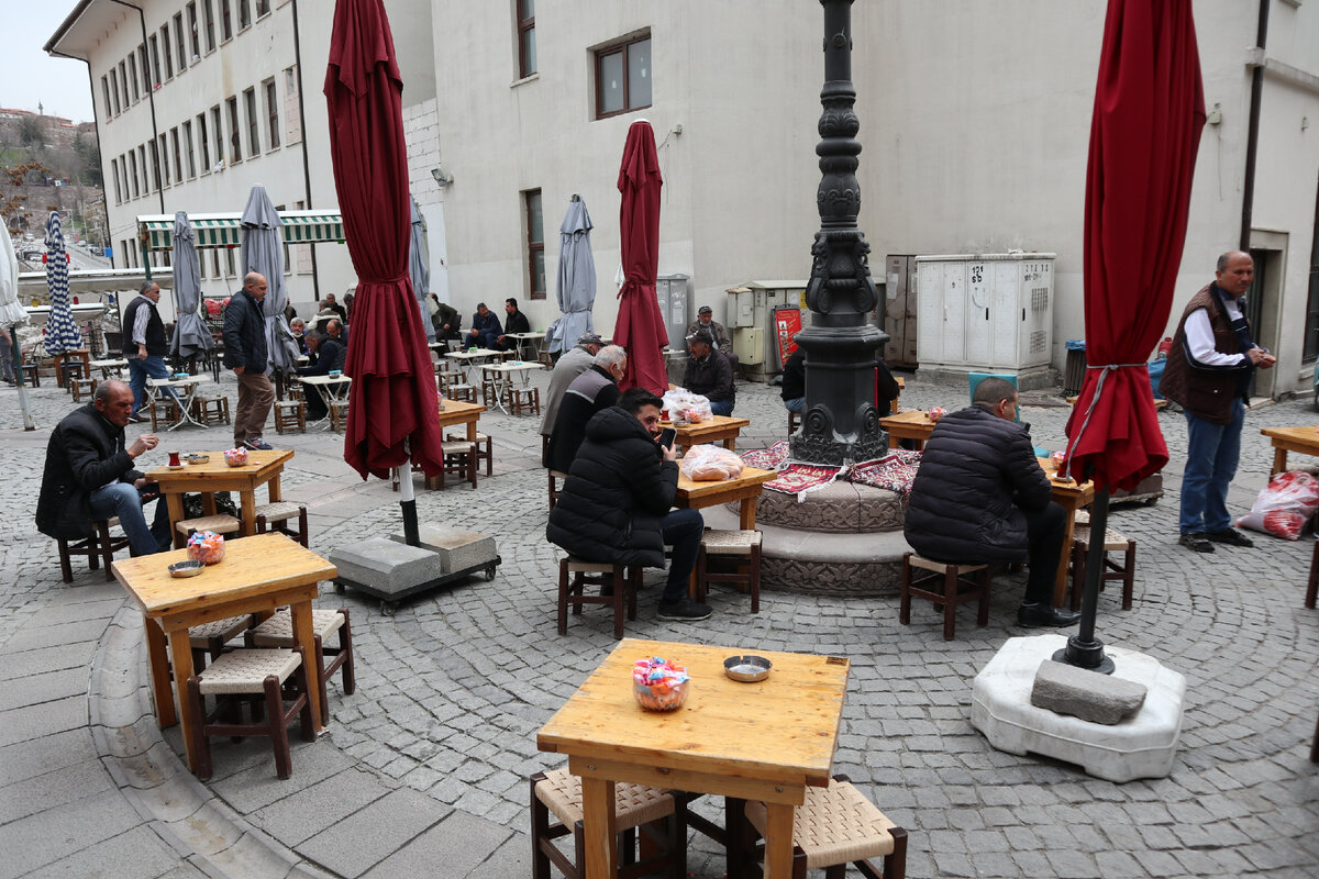 Возможны ли ещё путешествия за границу в эпоху тотальных санкций? Съездили в весеннюю Турцию