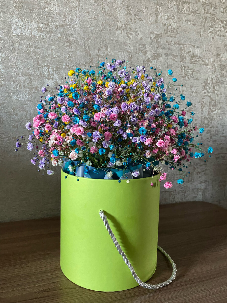 После долгой зимы, так хочется ярких красок. 