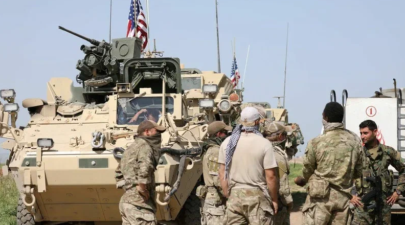 Этой фотографией СМИ иллюстрируют сообщения о том, что США уже потребовали от курдов освободить и передать под контроль Турции город Манбидж на севере Сирии. Фото из откр. источников