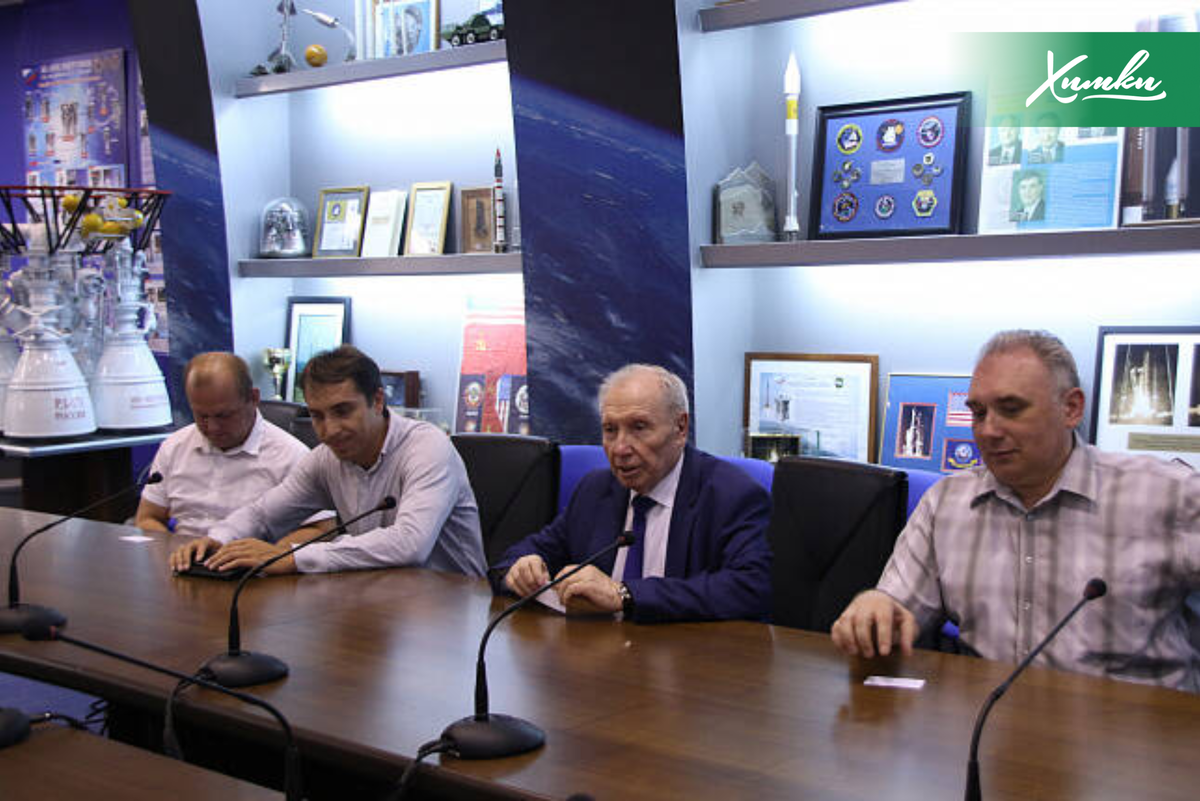 Сотрудники химского завода. Завод фирмы format. Промышленность японии. Работа химки заводы. Работа химки заводы.