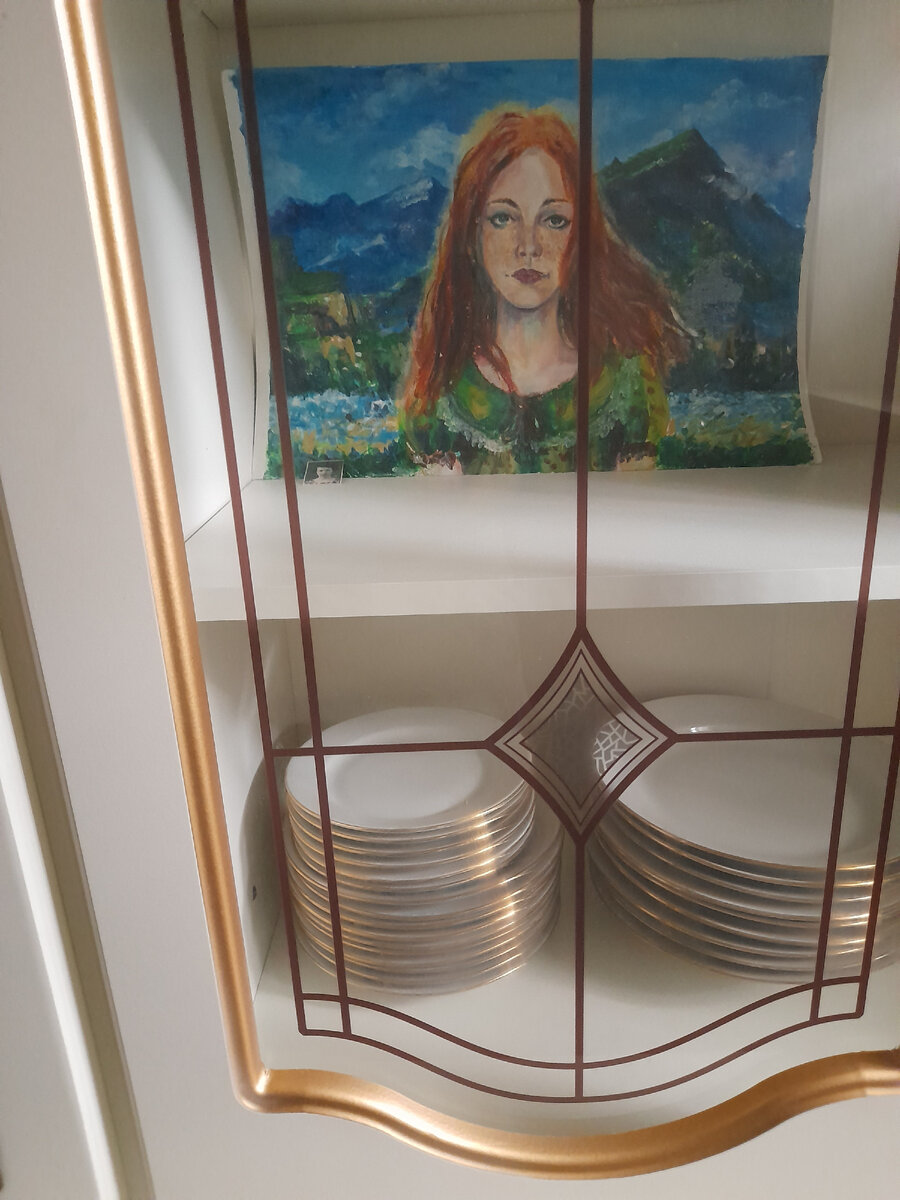 Творчество Рады живёт с нами в каждой комнате, чтобы создать незримое присутствие старшей сестры и дочери