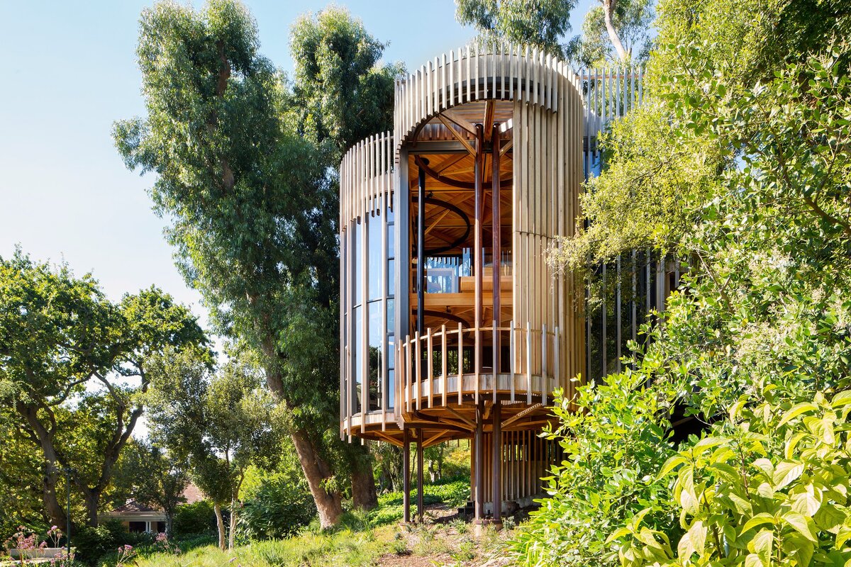 Источник изображения - https://static.dezeen.com/uploads/2017/04/paarman-tree-house-by-mv-architecture-residential_dezeen_2364_col_10.jpg