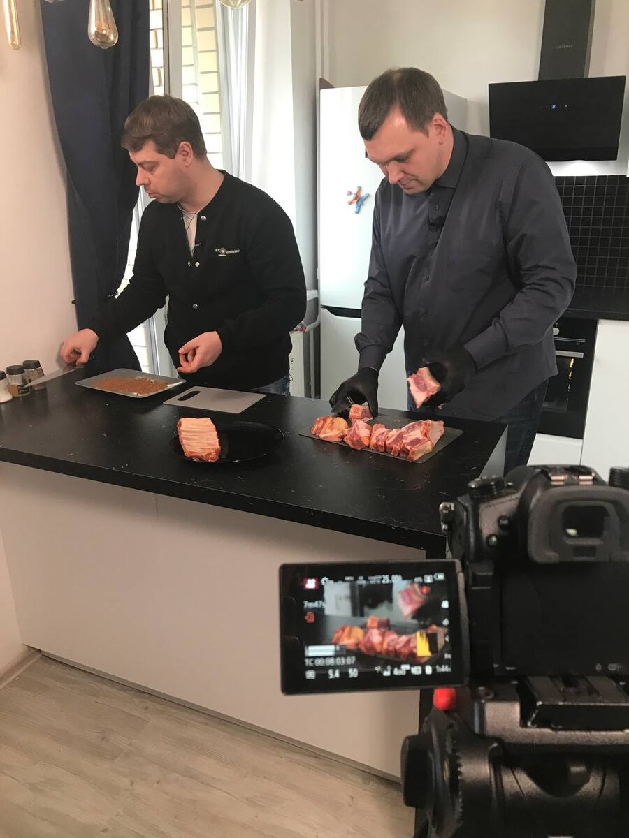 Бекстейдж со съёмок проекта mangal.monster