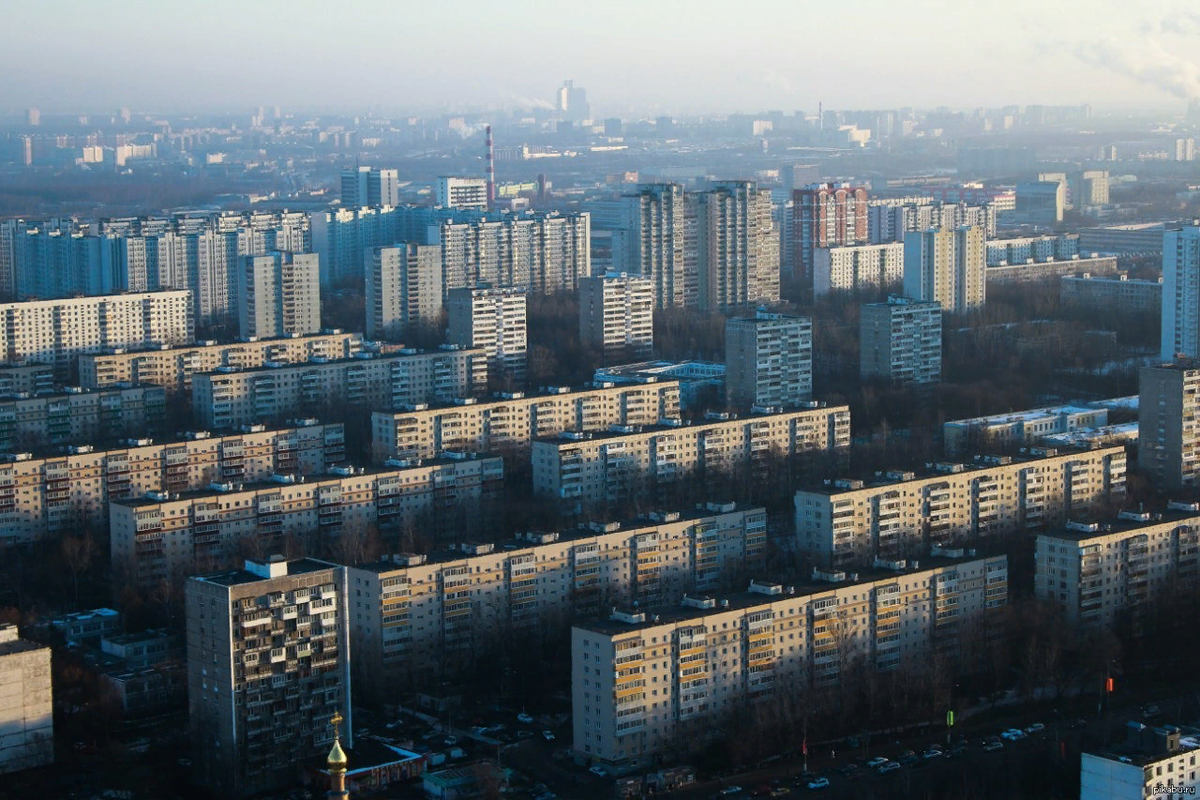 Чертаново. Варшавское шоссе, которое ведет вовсе не в Варшаву, а на Юг. 