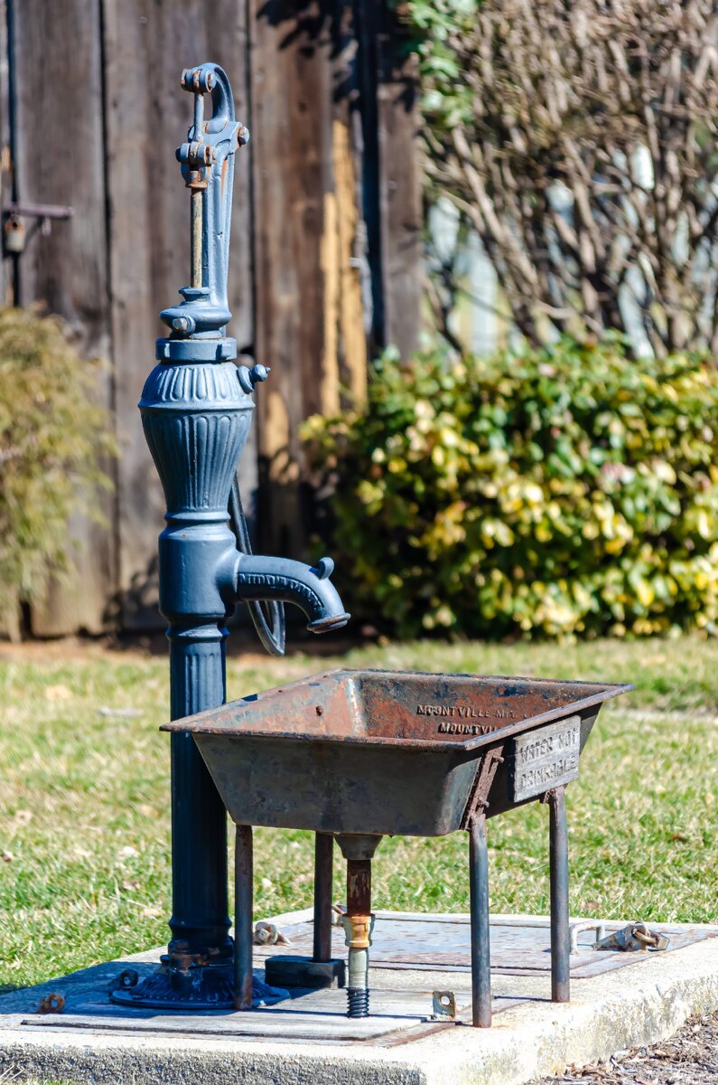 колонка на участке