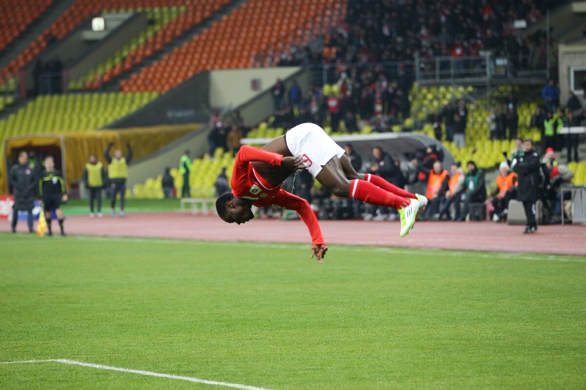 2011 год. Эменике празднует хет-трик в ворота "Локомотива". Фото: spartak.com