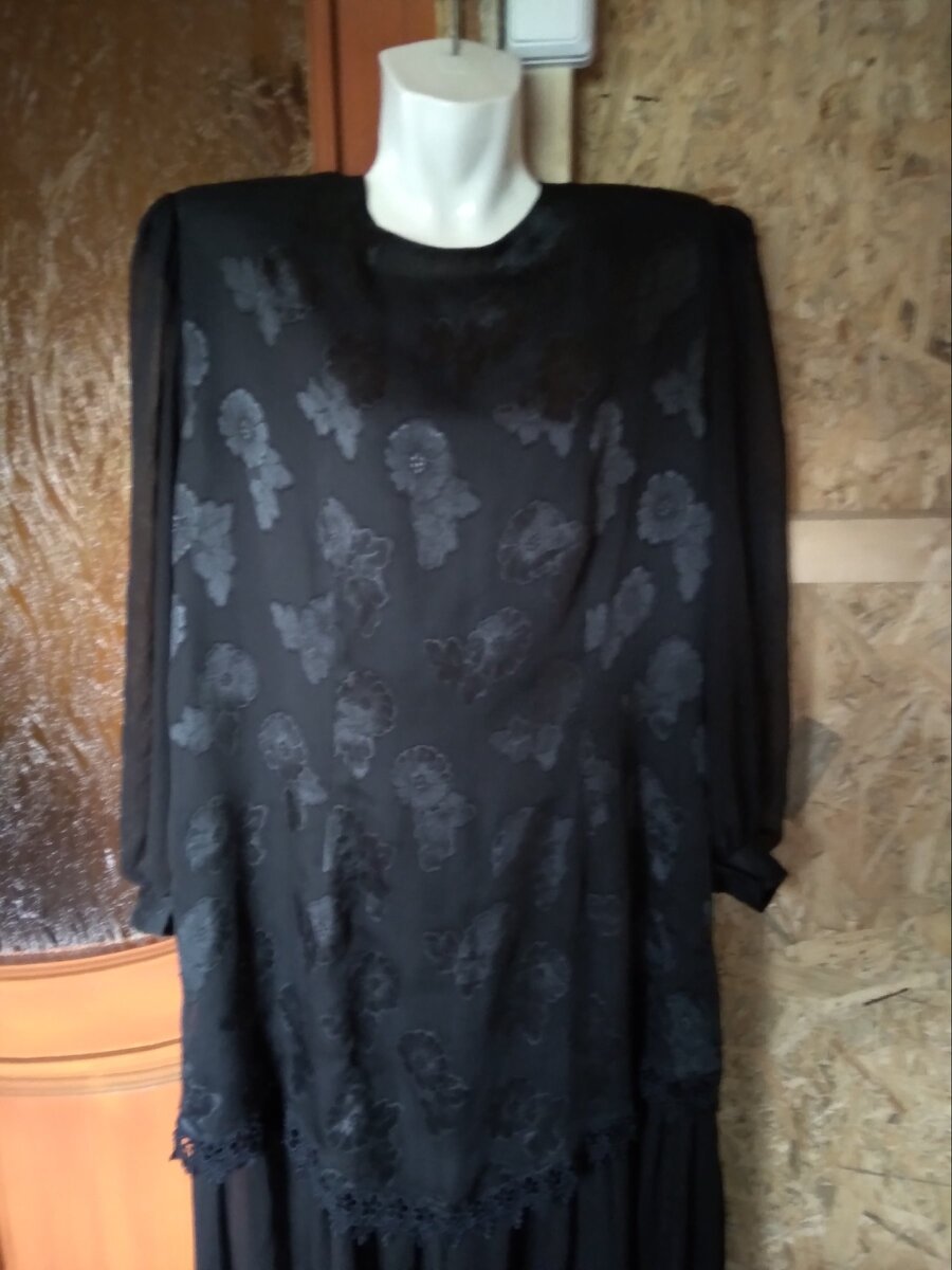 платье ожурное  чёрное 