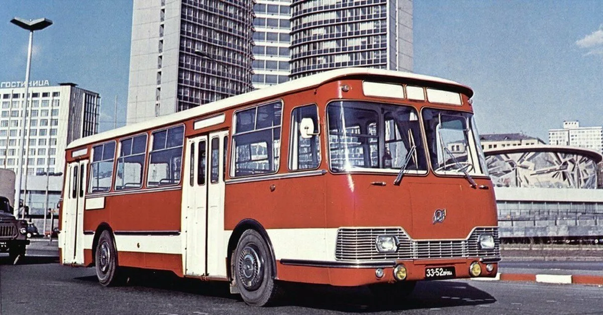 Советский общественный транспорт. ЛИАЗ 677э. Автобус ЛИАЗ 677 СССР. ЛИАЗ 677э ГДР. Прототип автобуса ЛИАЗ-677.