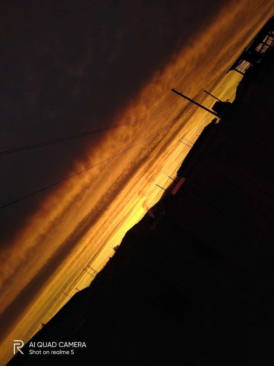 Закаты и просто красивые фото сделаю на Realmi 5 как для бюджетного телефона за 12999р фотографирует довольно не плохо 