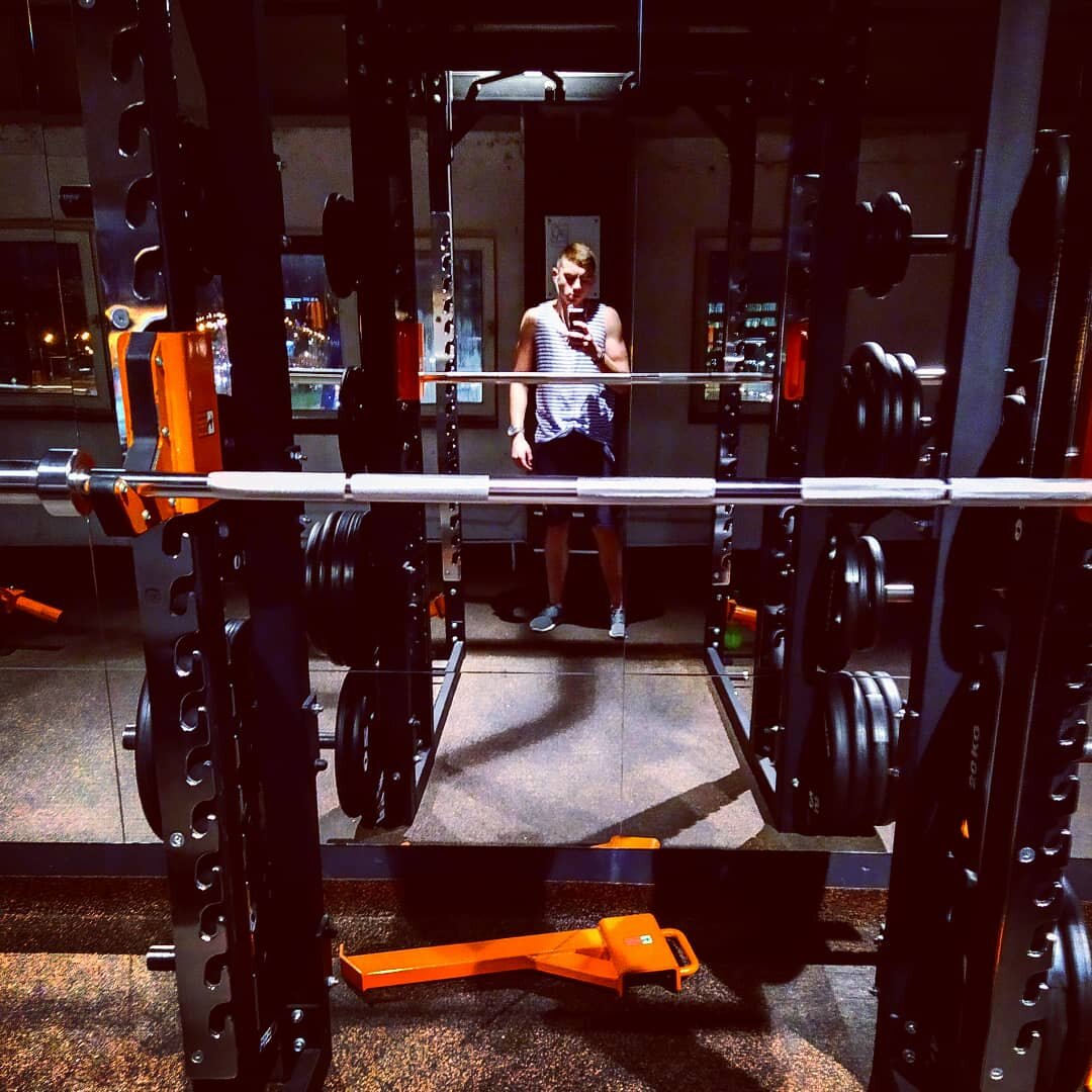 Или история о том,как люди,похудевшие начинают продавать сво методики,тем самым не задумываясь,что гробят подписчиков.