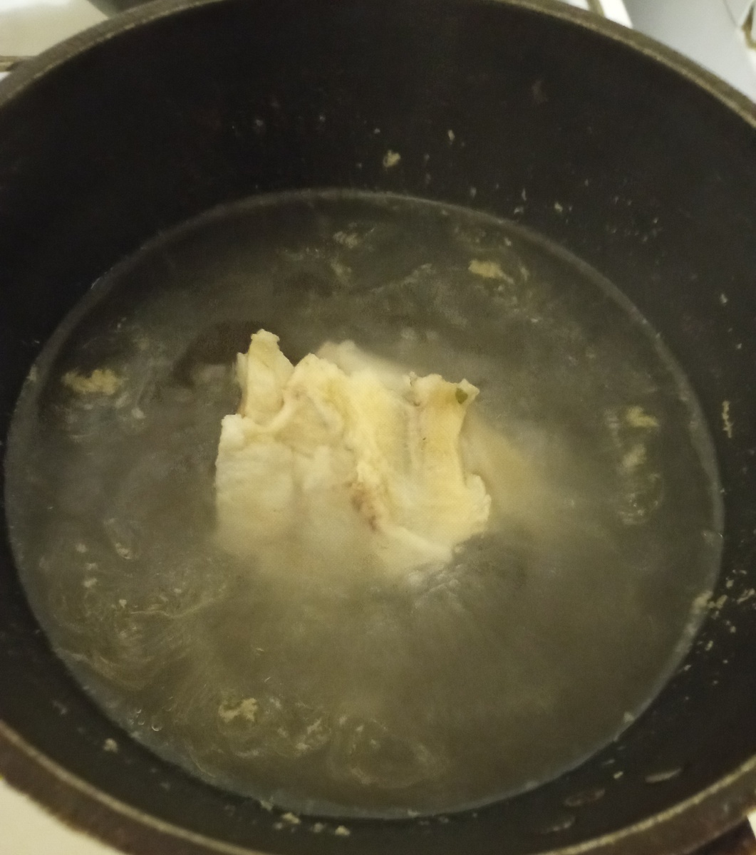 Варим мясо на среднем огне. 