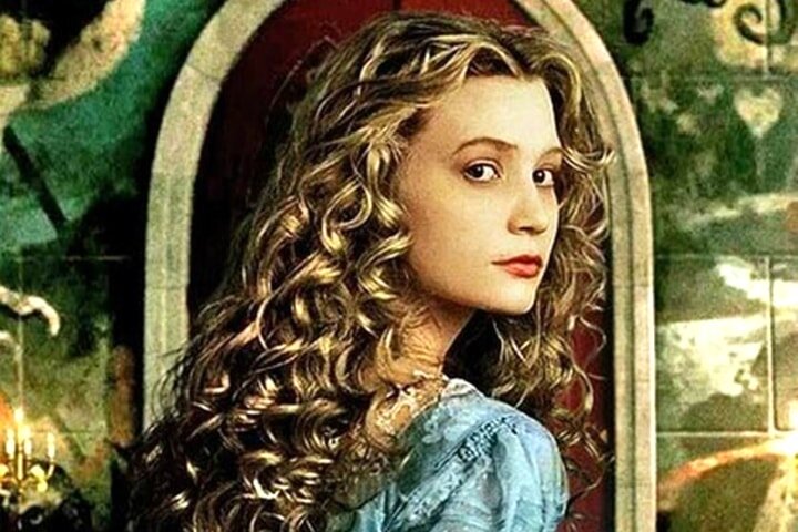 Кусочек постера фильма Тима Бёртона «Алиса в Стране Чудес»