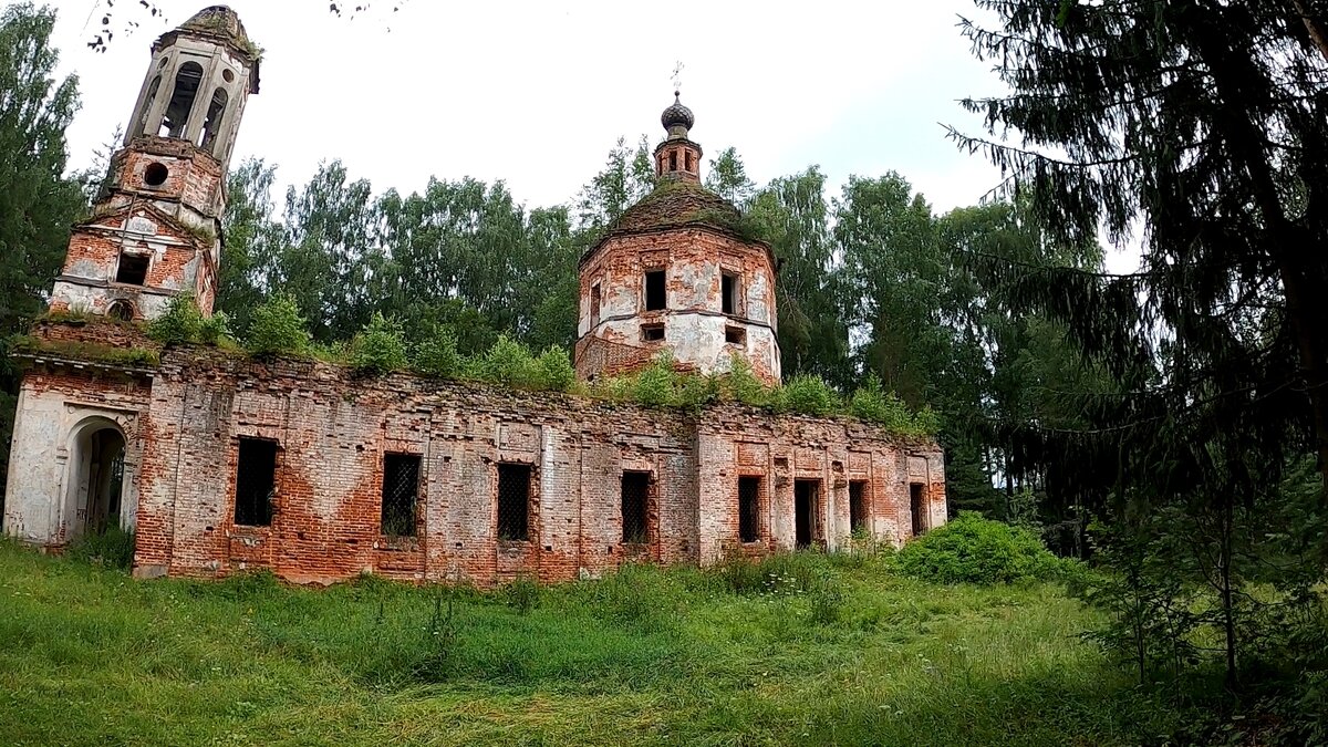 Фото. Церковь в Тверской области