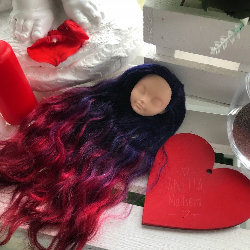 Кукла после перепрошивки волос локонами козы