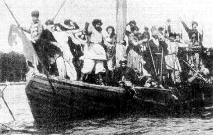 Кадр из первого фильма 1908 года "Понизовая вольница"