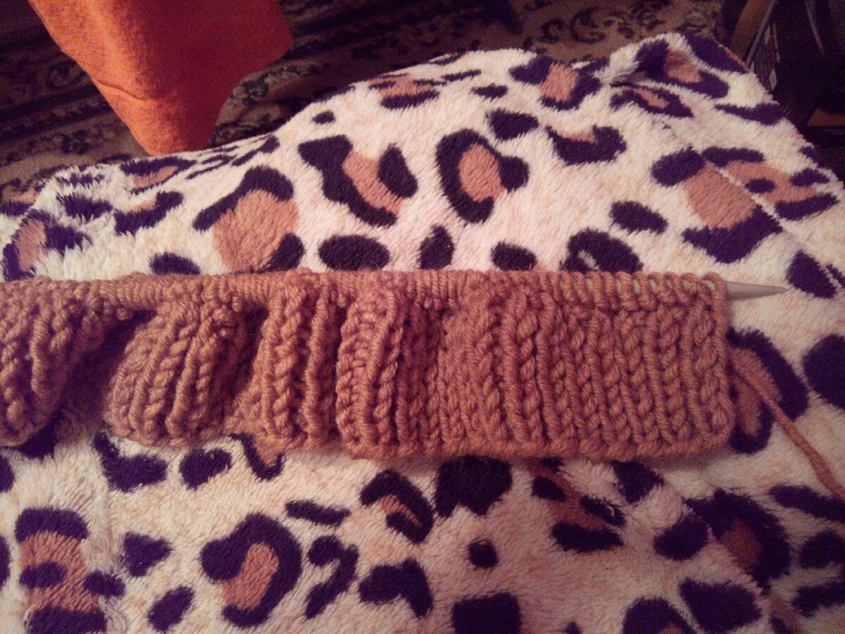 На спицах 7 - резинка 1х1