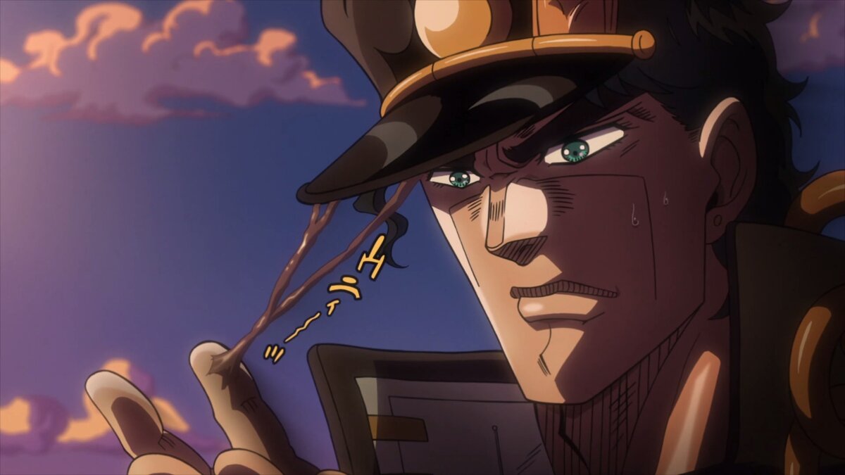 Презрительно смотрит на "фаната"