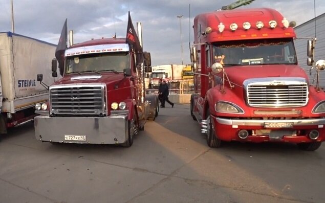 СуперЗИЛ и Фред Коламбия.