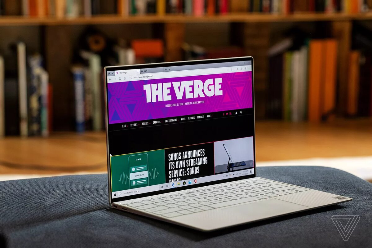 Dell XPS 13 - лучший ноутбук 2020 года. | Фото Амелии Холовати Кралес / The Verge