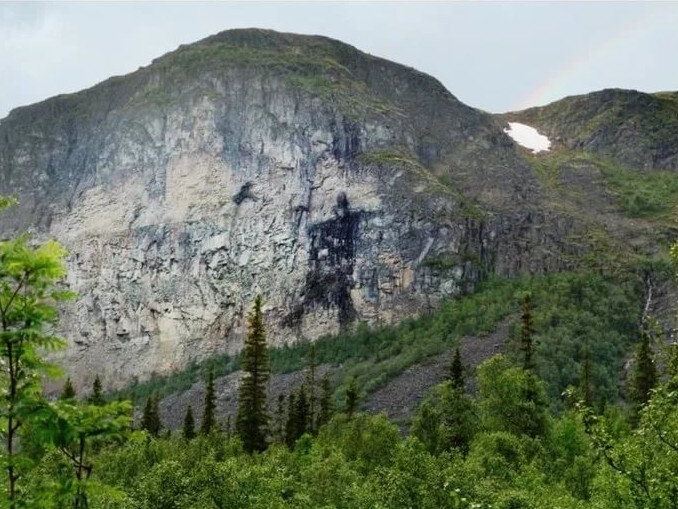 Фигура на скале Куйва