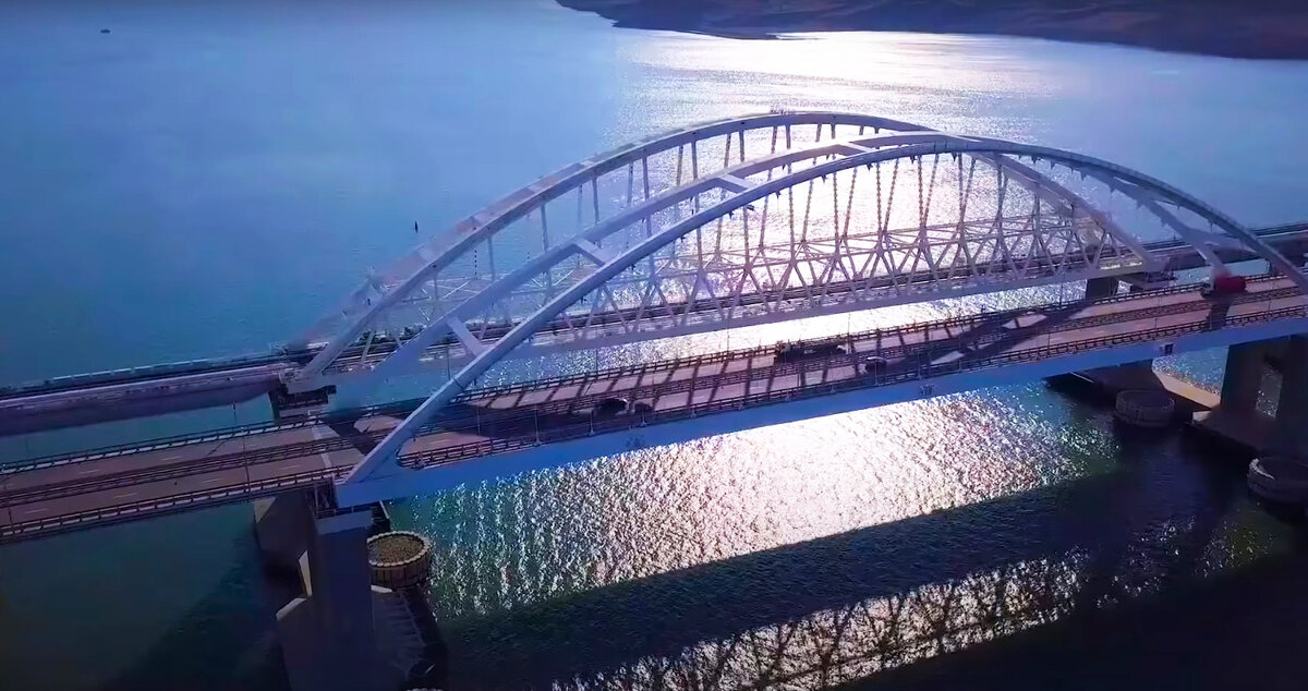 Часы крымского моста. Крымский мост 2021. Парабола Крымский мост. Крымский мост 2021 год. Крымский мост Архитектор.