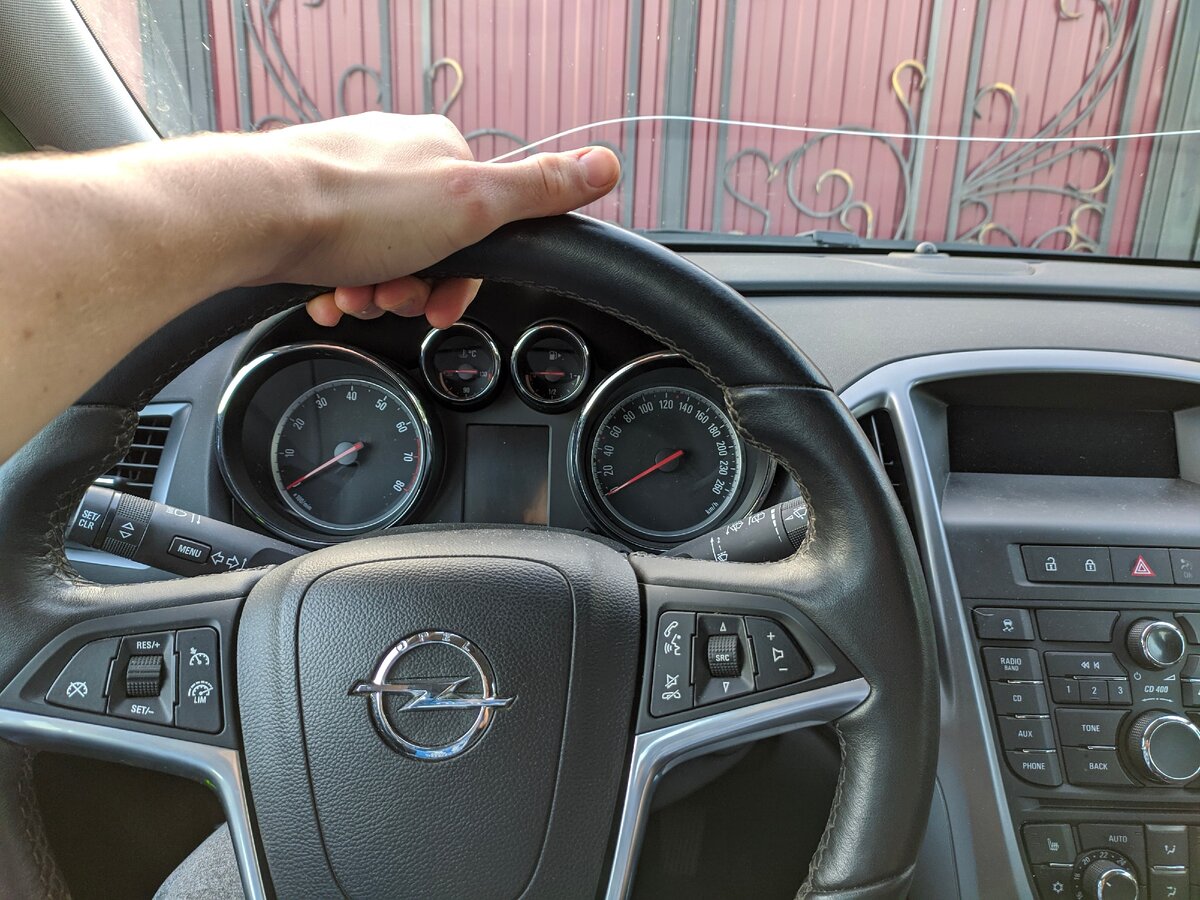 Если твоя машина стоит меньше 1 млн рублей, то ты считаешься нищим