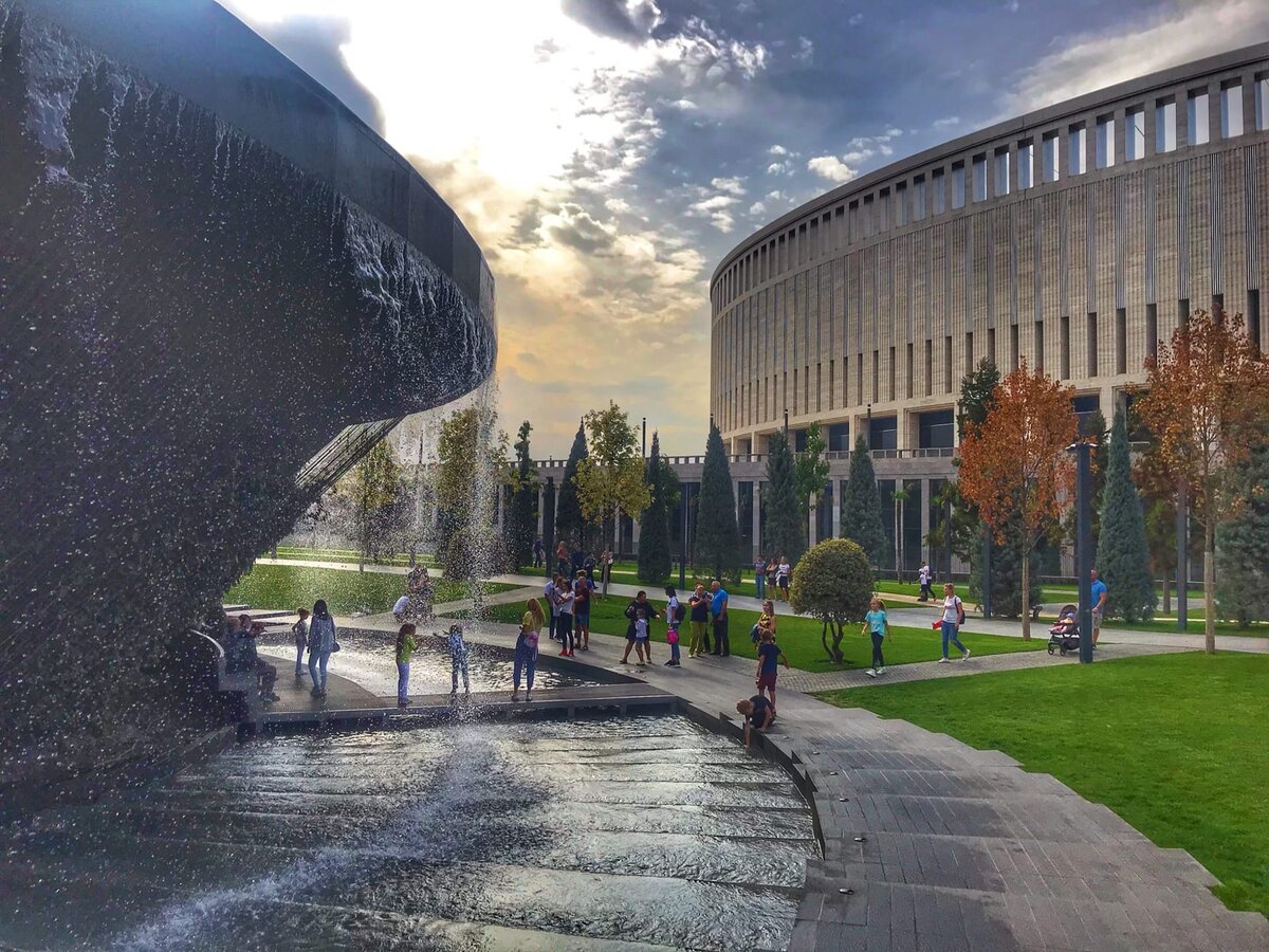 Автор Вокруг Крыма.