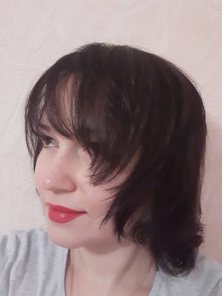 Сразу испытала красную помаду.