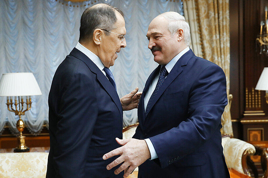 К своей многовекторности Лукашенко добавил главный козырь – поддержку России.Фото: Валерий Шарифулин/ТАСС