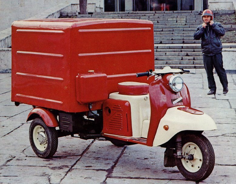 Первый экземпляр грузового мотороллера «Муравей» сошел с конвейера в 1959 году.  Сегодня подобная техника не пользуется таким ажиотажем, которым пользовалась во времена Союза.