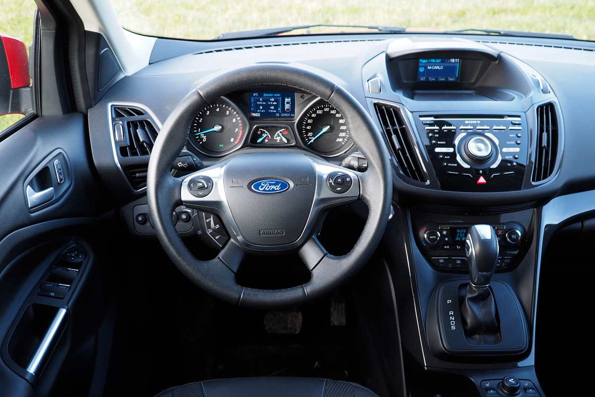 Замена салонного форд куга. Ford Kuga 2013 салон. Форд Куга 2 салон. Ford Kuga 2013 Interior. Ford Kuga 2014 механика.