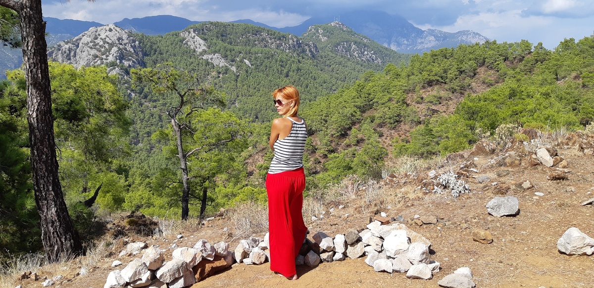 зато на природе никто не пристает